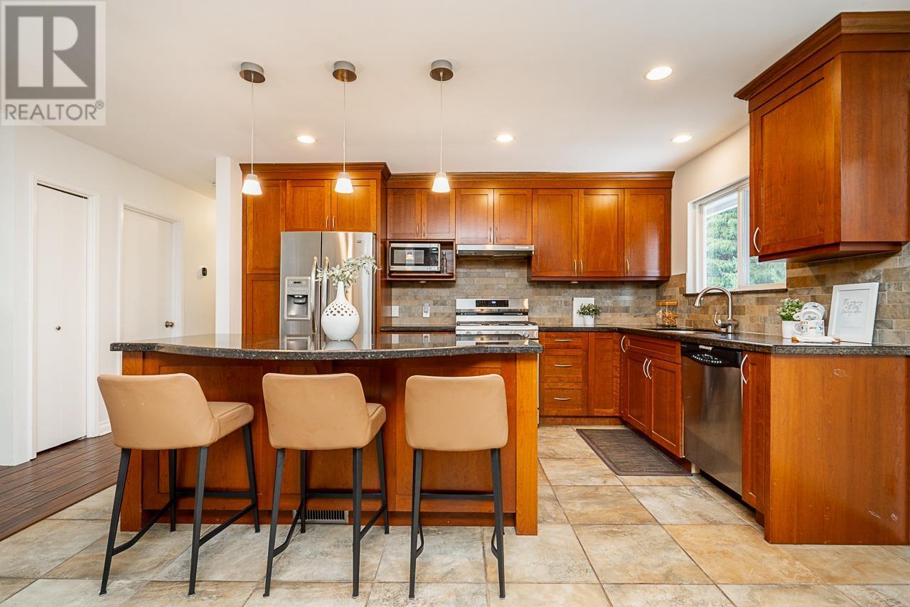 3812 Richmond Street, Port Coquitlam, British Columbia  V3B 3E8 - Photo 6 - R2968652
