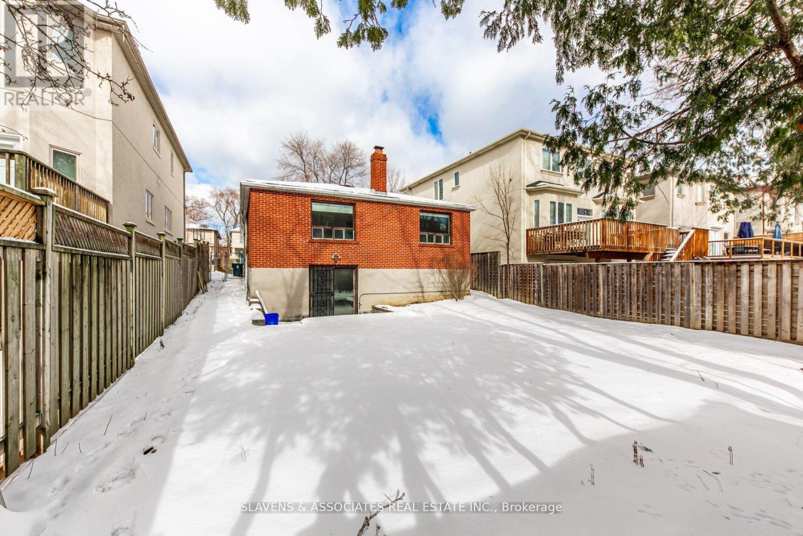 523 Glengarry Avenue, Toronto, Ontario  M5M 1G2 - Photo 17 - C11981040