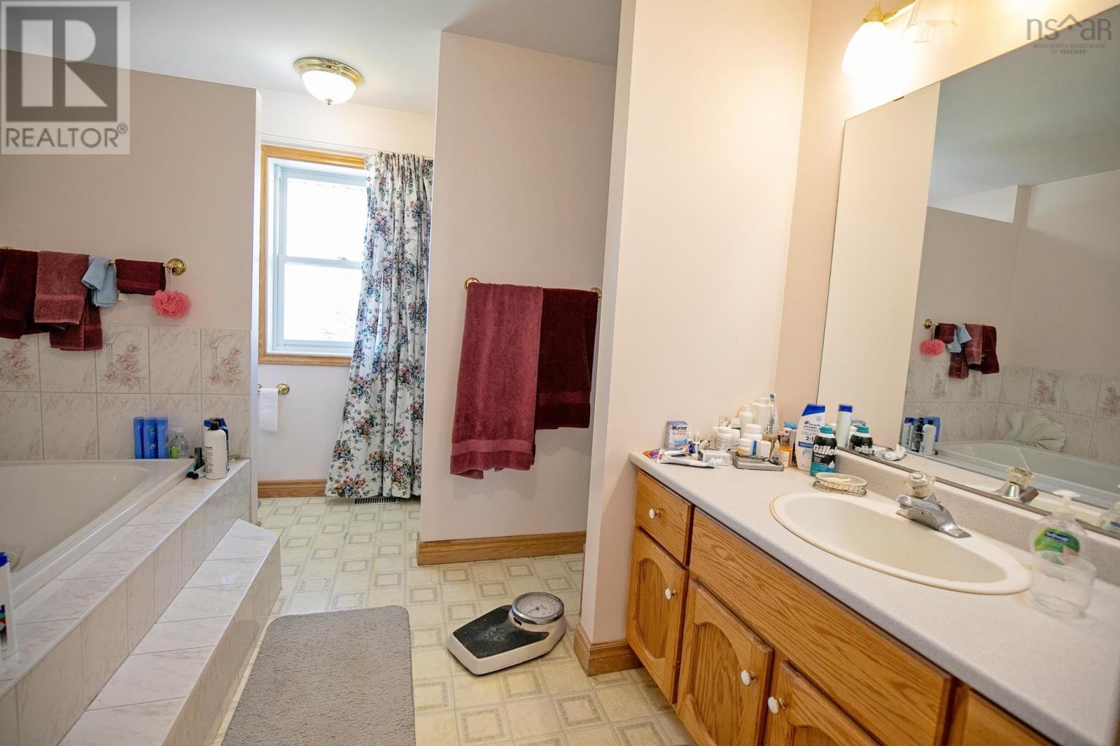 21 Marshview Drive, Amherst, Nova Scotia  B4H 4B3 - Photo 33 - 202503285