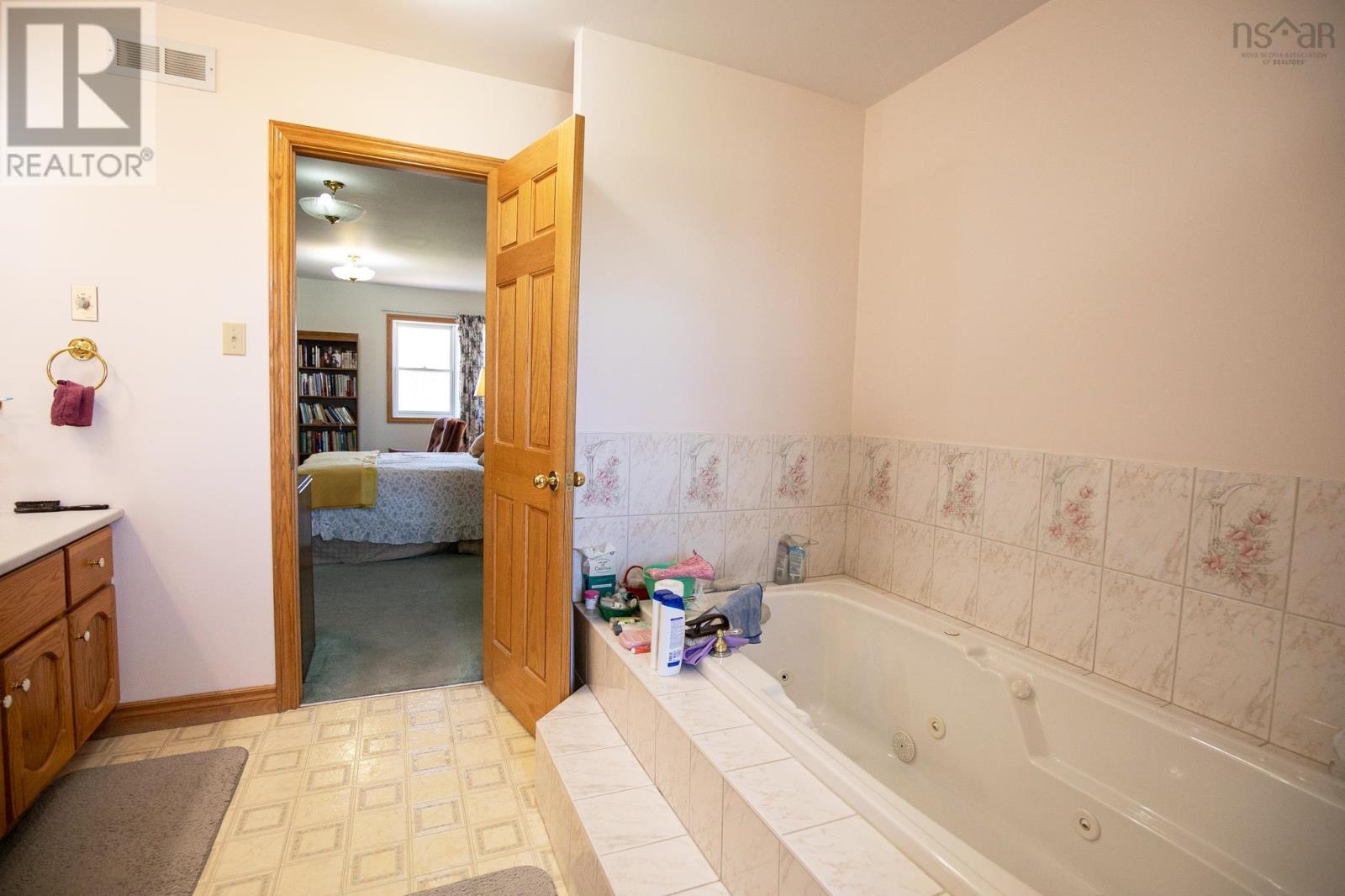 21 Marshview Drive, Amherst, Nova Scotia  B4H 4B3 - Photo 34 - 202503285