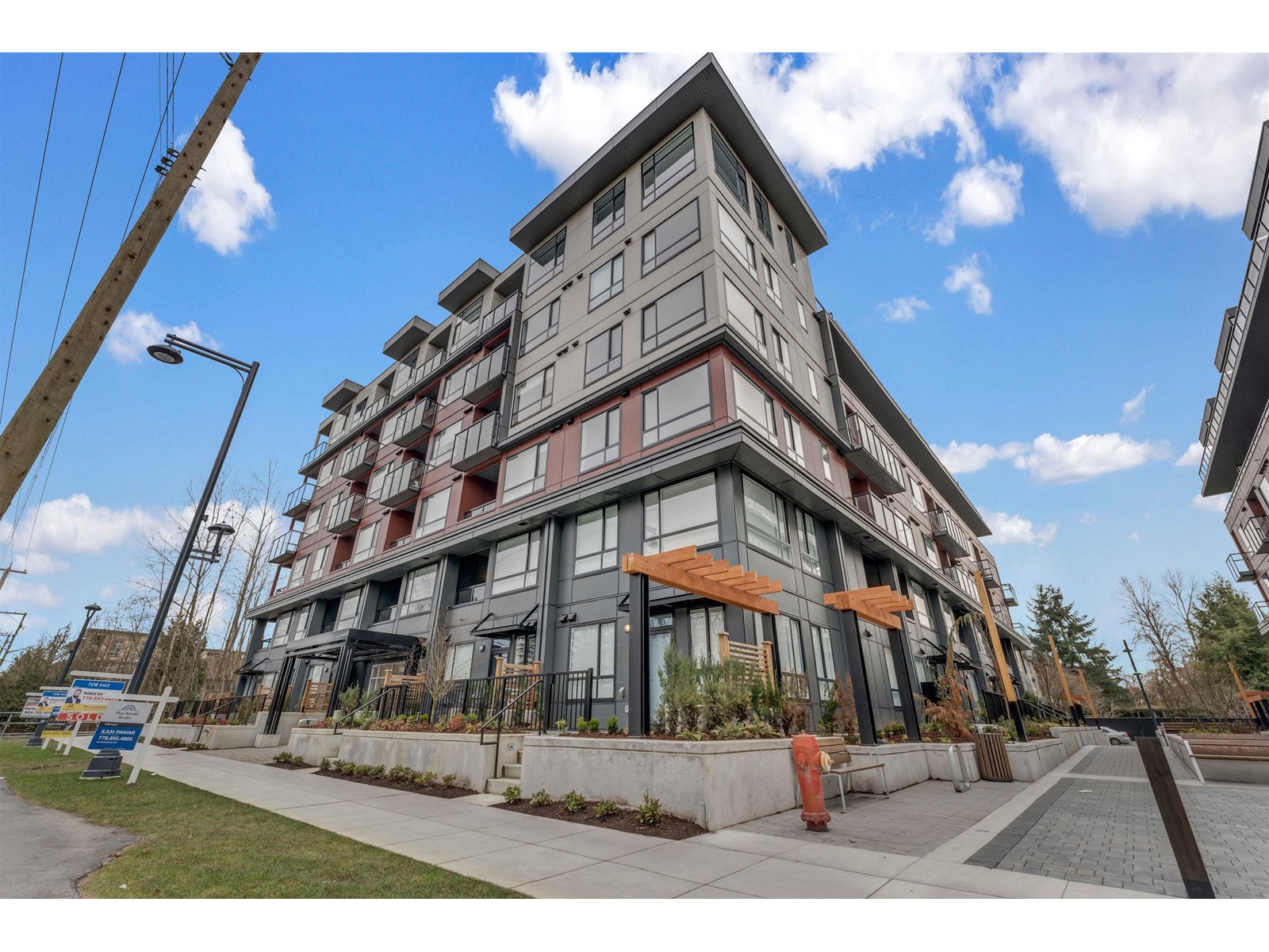 E611 13858 108 AVENUE, surrey, British Columbia