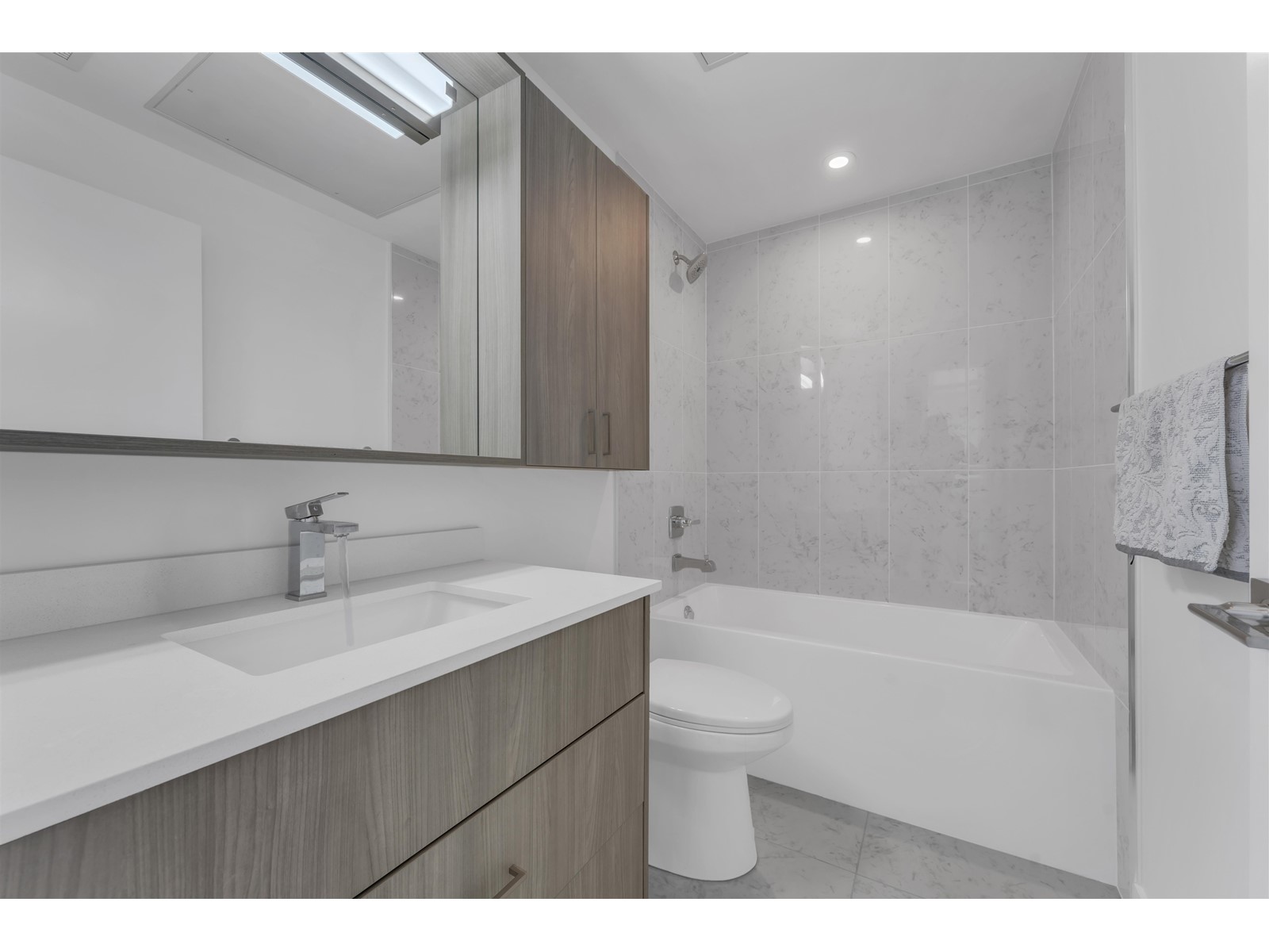 E611 13858 108 Avenue, Surrey, British Columbia  V3T 0T9 - Photo 20 - R2964868