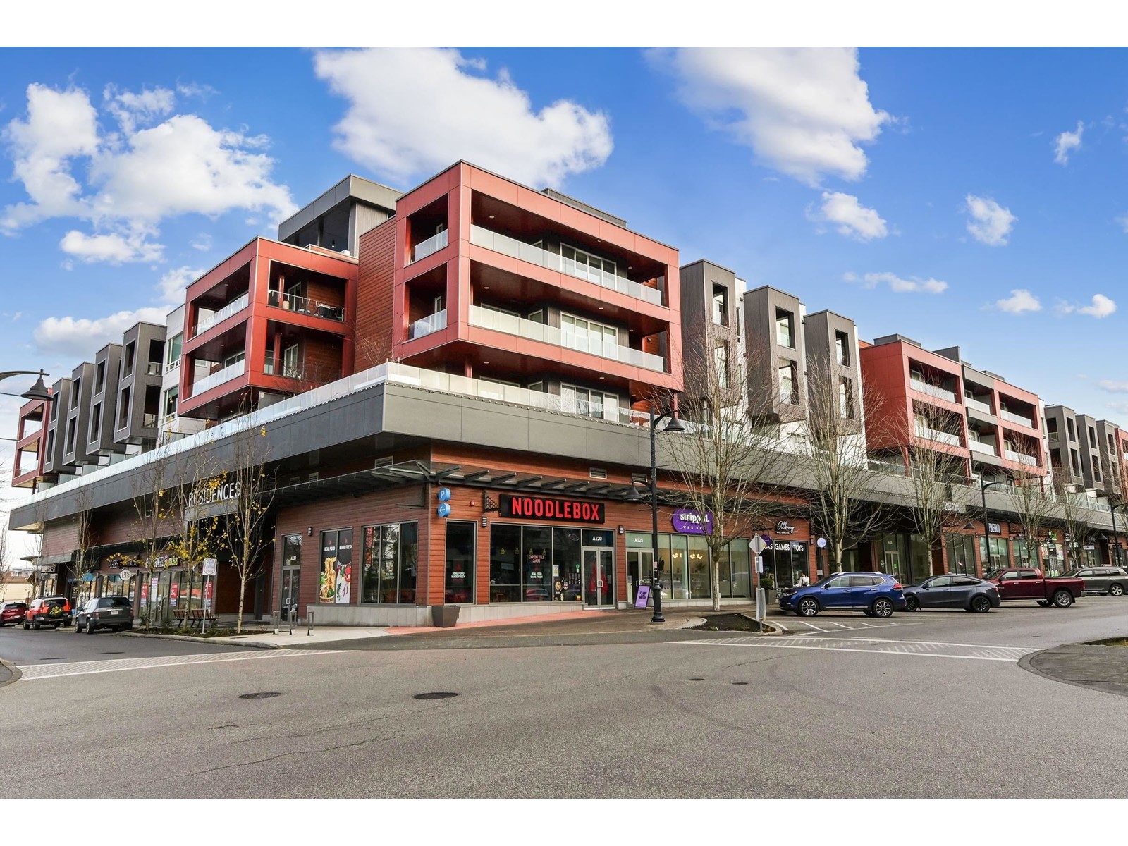 A414 20727 Willoughby Town Centre Drive, Langley, British Columbia  V2Y 3N1 - Photo 2 - R2968860
