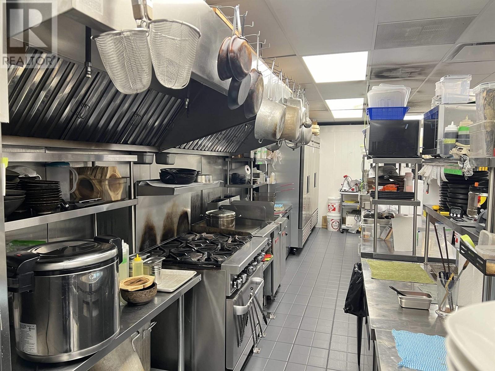 Listing Picture 5 of 9 : 240 3340 KINGSWAY, Vancouver / 溫哥華 - 魯藝地產 Yvonne Lu Group - MLS Medallion Club Member