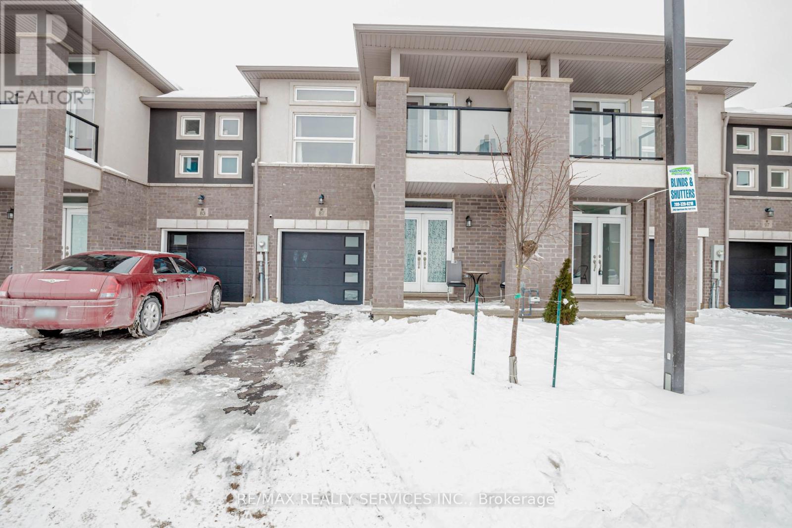 Property at 87 RENFREW TRAIL image 1