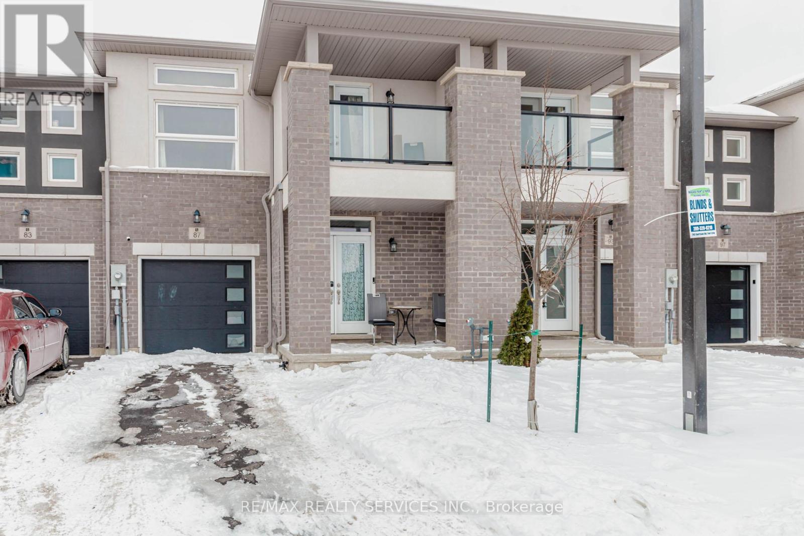 Property at 87 RENFREW TRAIL image 4