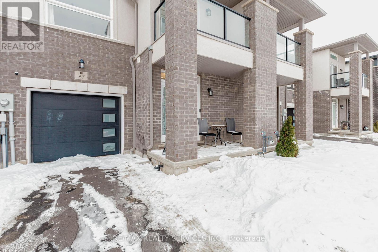 Property at 87 RENFREW TRAIL image 5