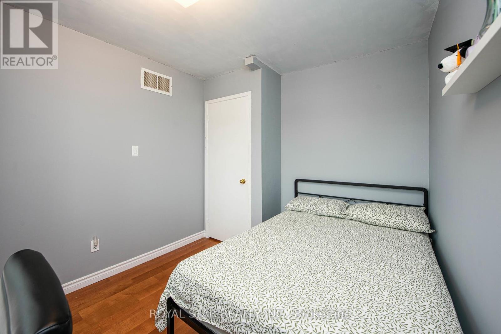 71 Muirland Crescent, Brampton, Ontario  L6X 4P3 - Photo 8 - W11980568