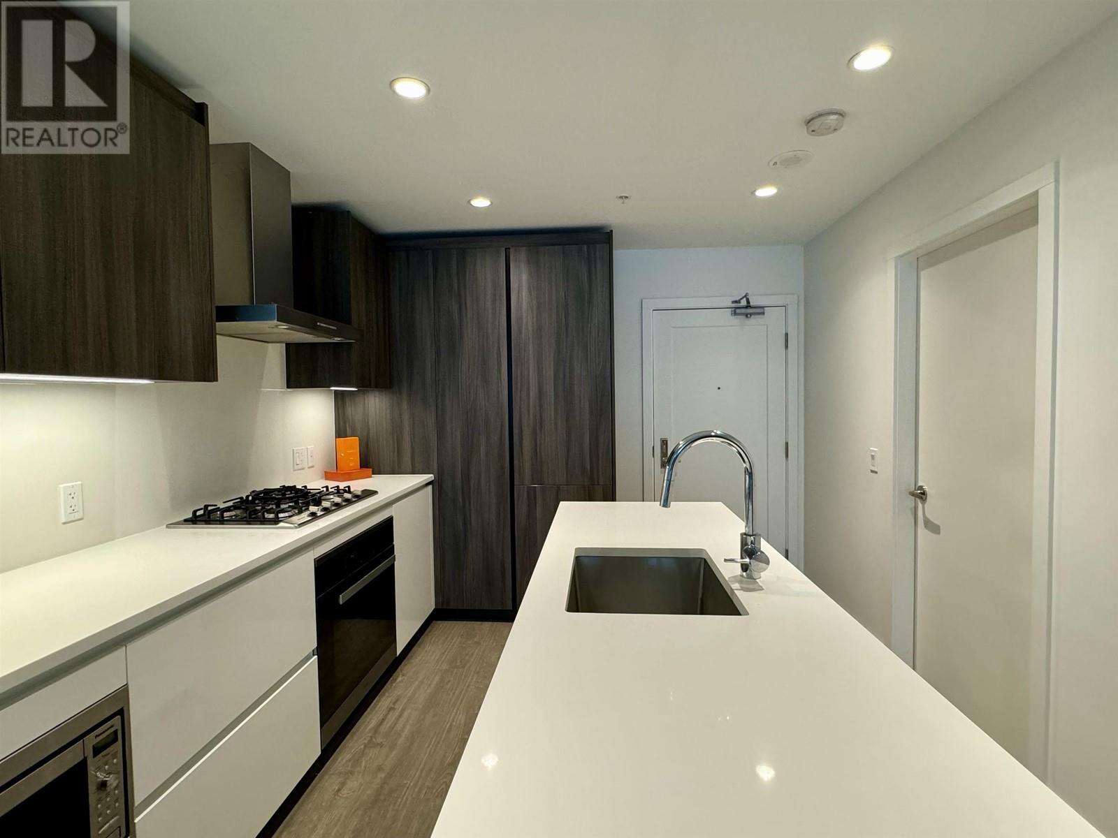 Listing Picture 9 of 40 : 805 6320 NO. 3 ROAD, Richmond / 烈治文 - 魯藝地產 Yvonne Lu Group - MLS Medallion Club Member