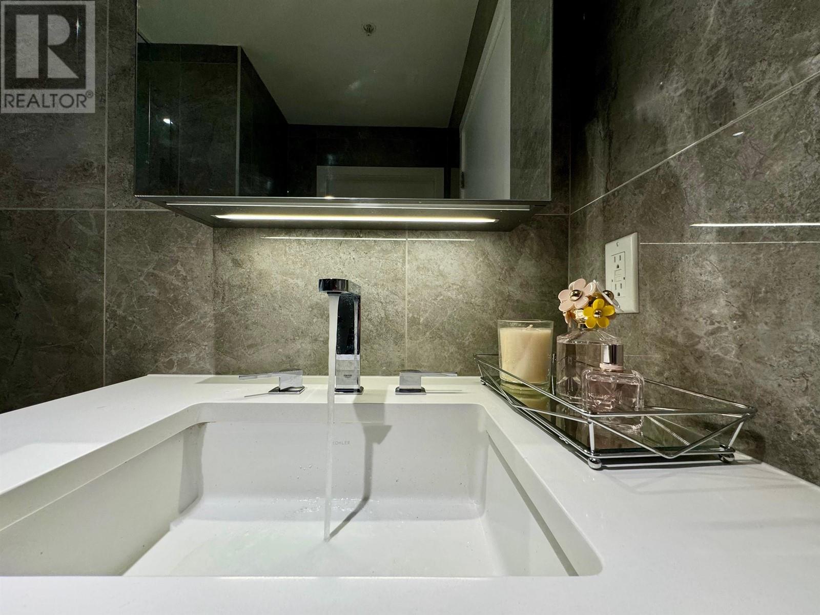 Listing Picture 20 of 40 : 805 6320 NO. 3 ROAD, Richmond / 烈治文 - 魯藝地產 Yvonne Lu Group - MLS Medallion Club Member