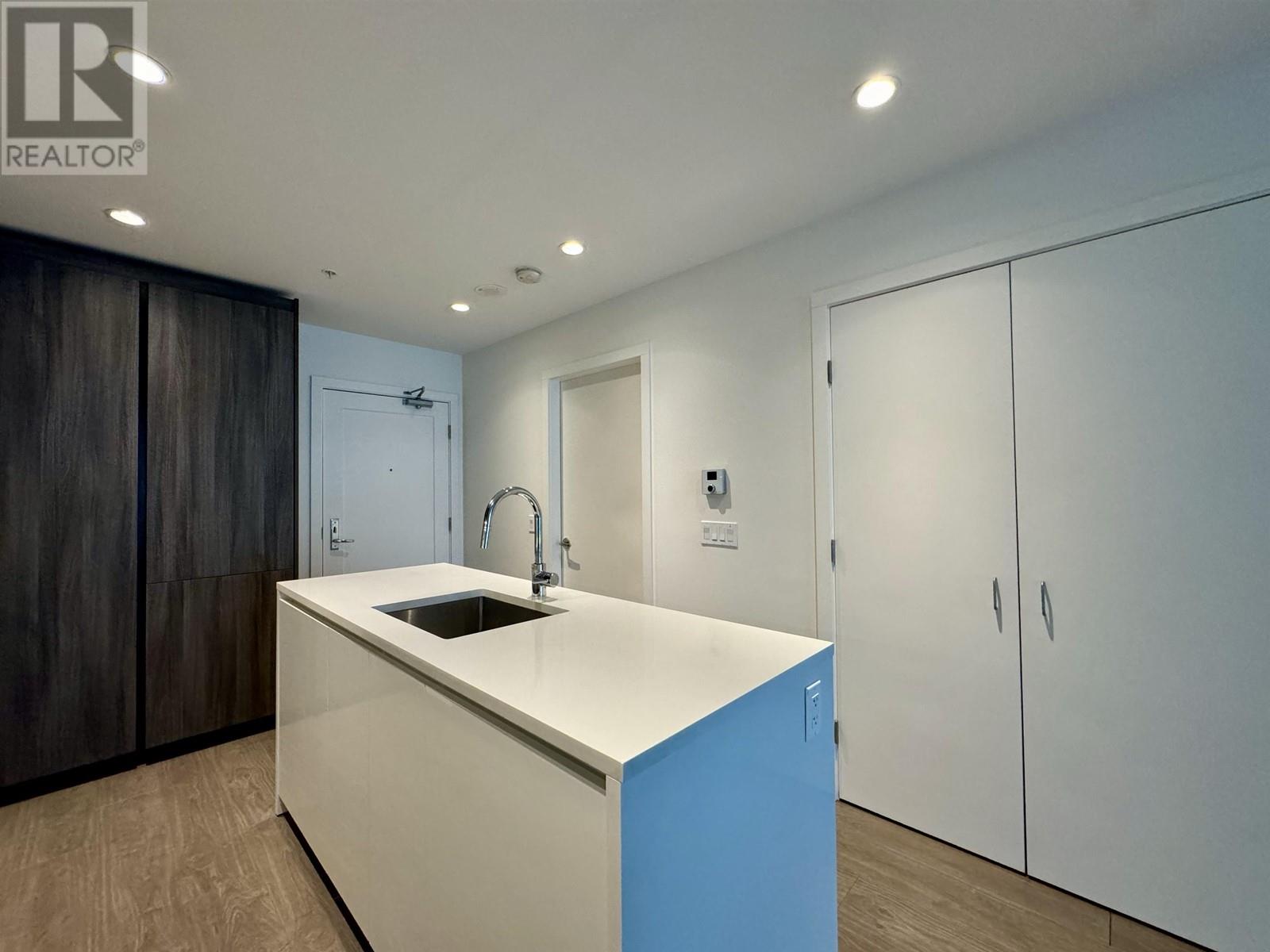 Listing Picture 12 of 40 : 805 6320 NO. 3 ROAD, Richmond / 烈治文 - 魯藝地產 Yvonne Lu Group - MLS Medallion Club Member