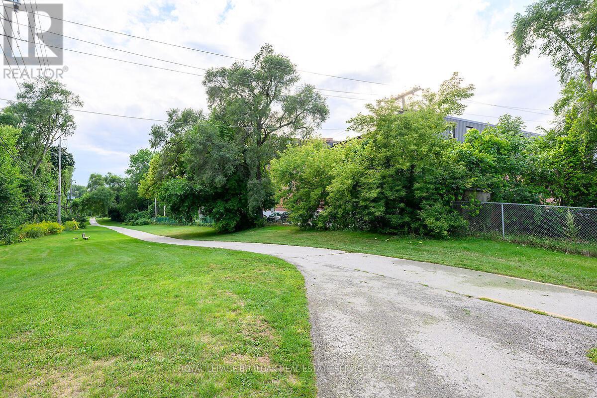 9 - 2422 New Street, Burlington (Brant), Ontario  L7R 1J6 - Photo 30 - W11980390