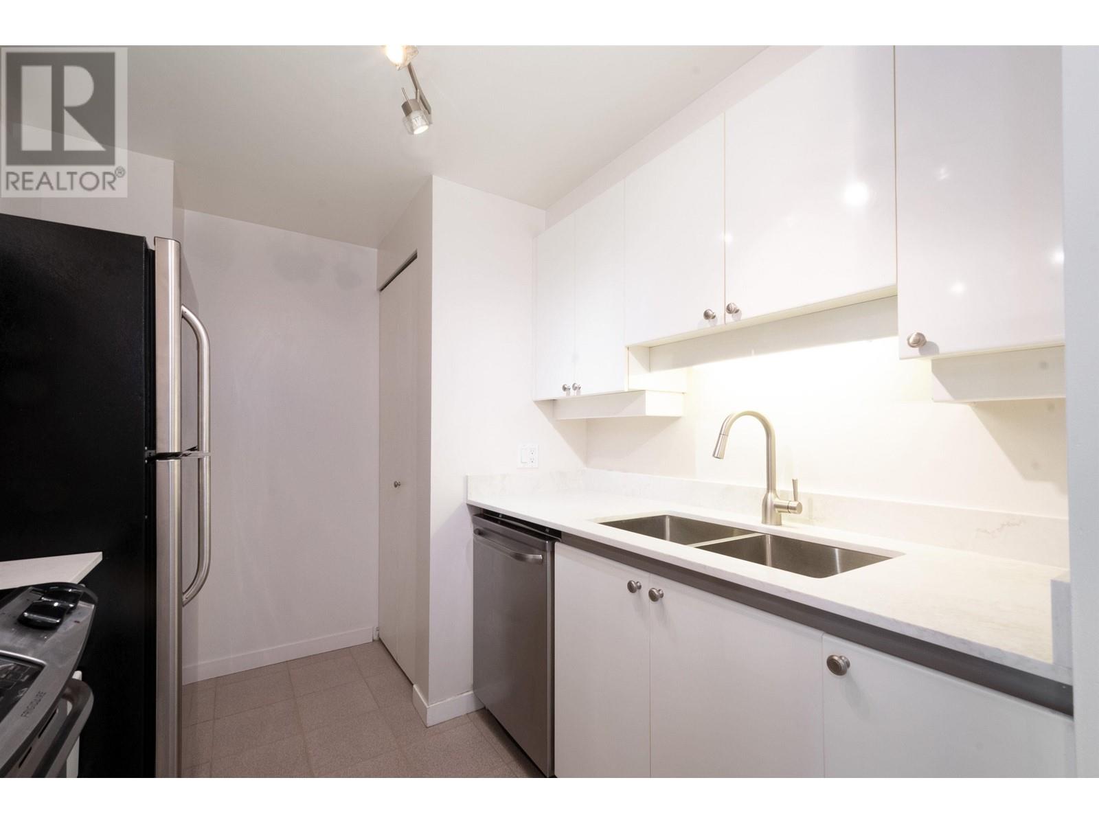 Listing Picture 15 of 40 : 1505 930 CAMBIE STREET, Vancouver / 溫哥華 - 魯藝地產 Yvonne Lu Group - MLS Medallion Club Member