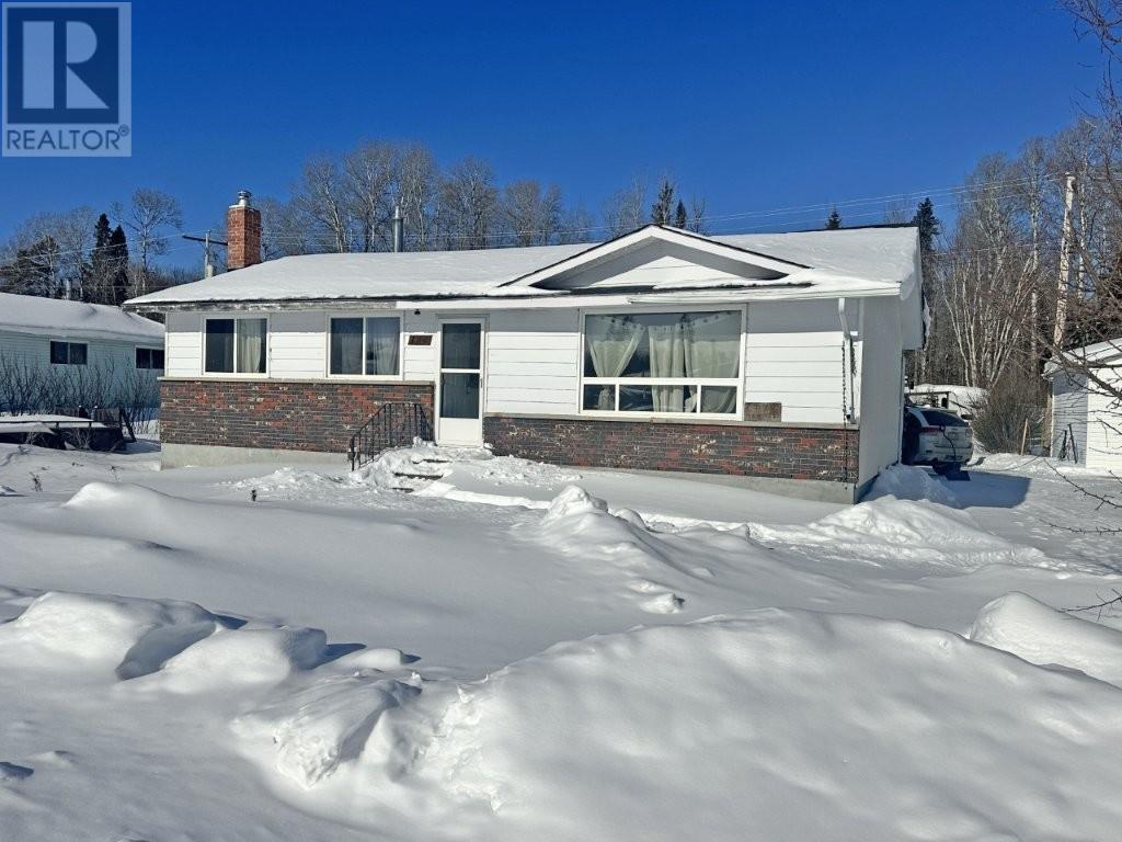 124 Highland Crescent, Nakina, Ontario  P0T 2H0 - Photo 2 - TB250323