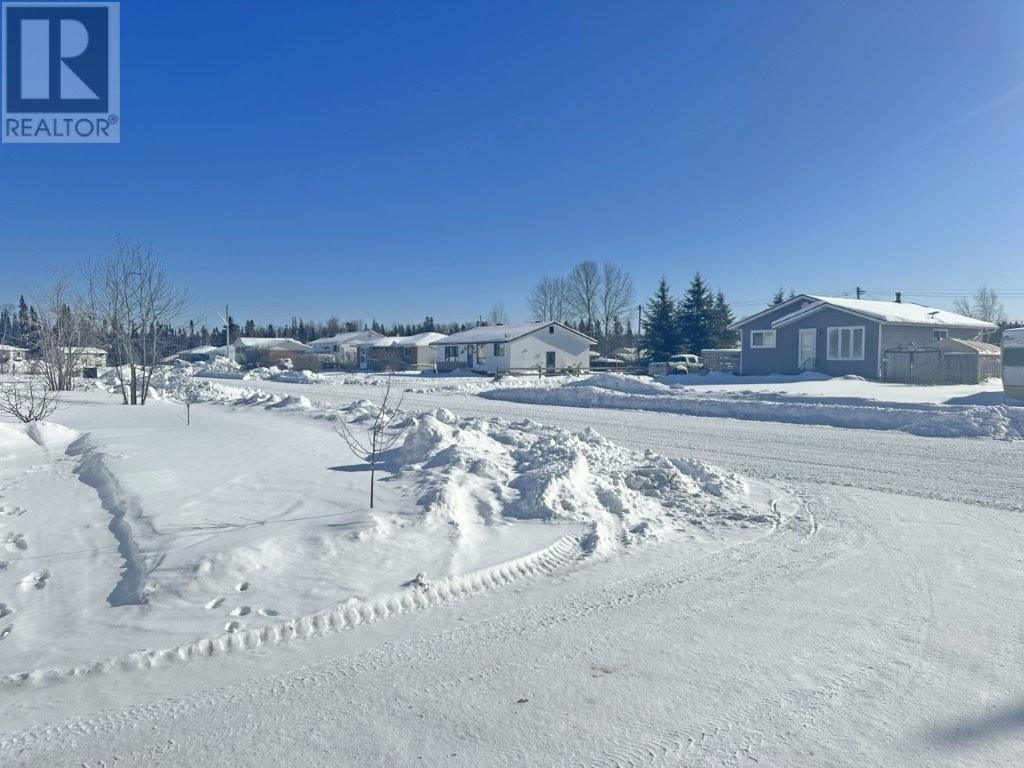 124 Highland Crescent, Nakina, Ontario  P0T 2H0 - Photo 35 - TB250323
