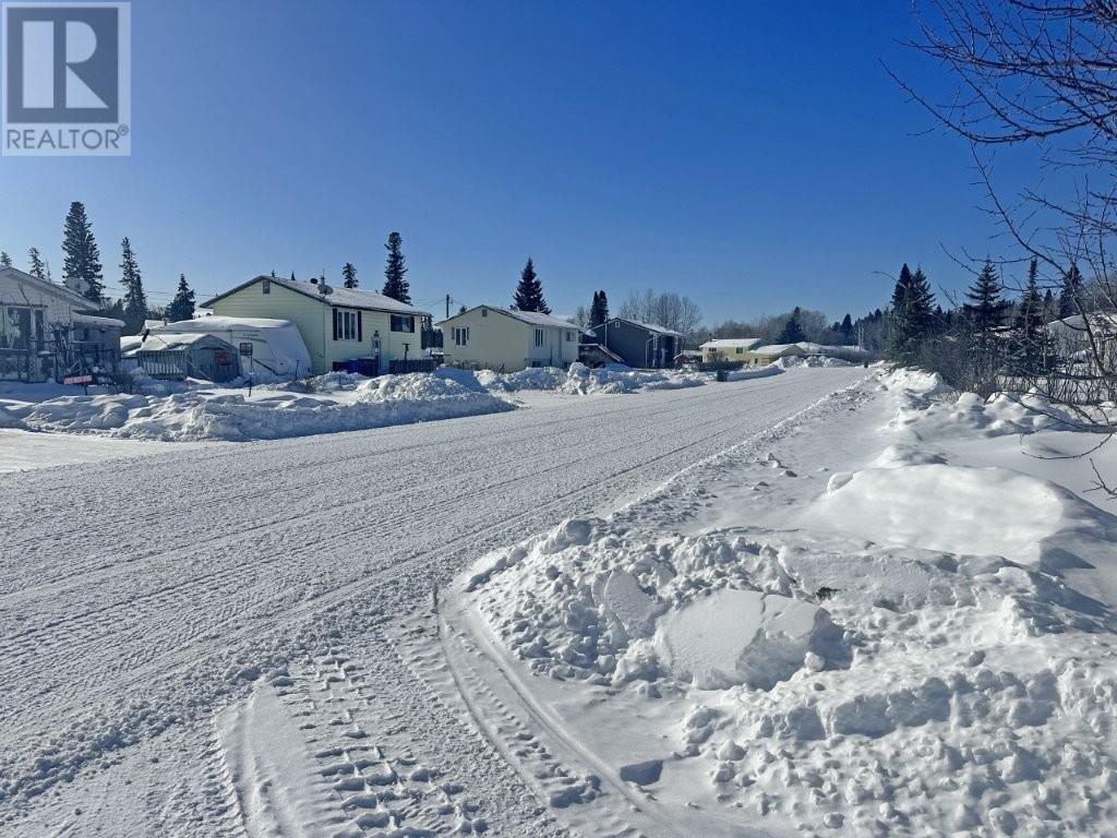 124 Highland Crescent, Nakina, Ontario  P0T 2H0 - Photo 36 - TB250323