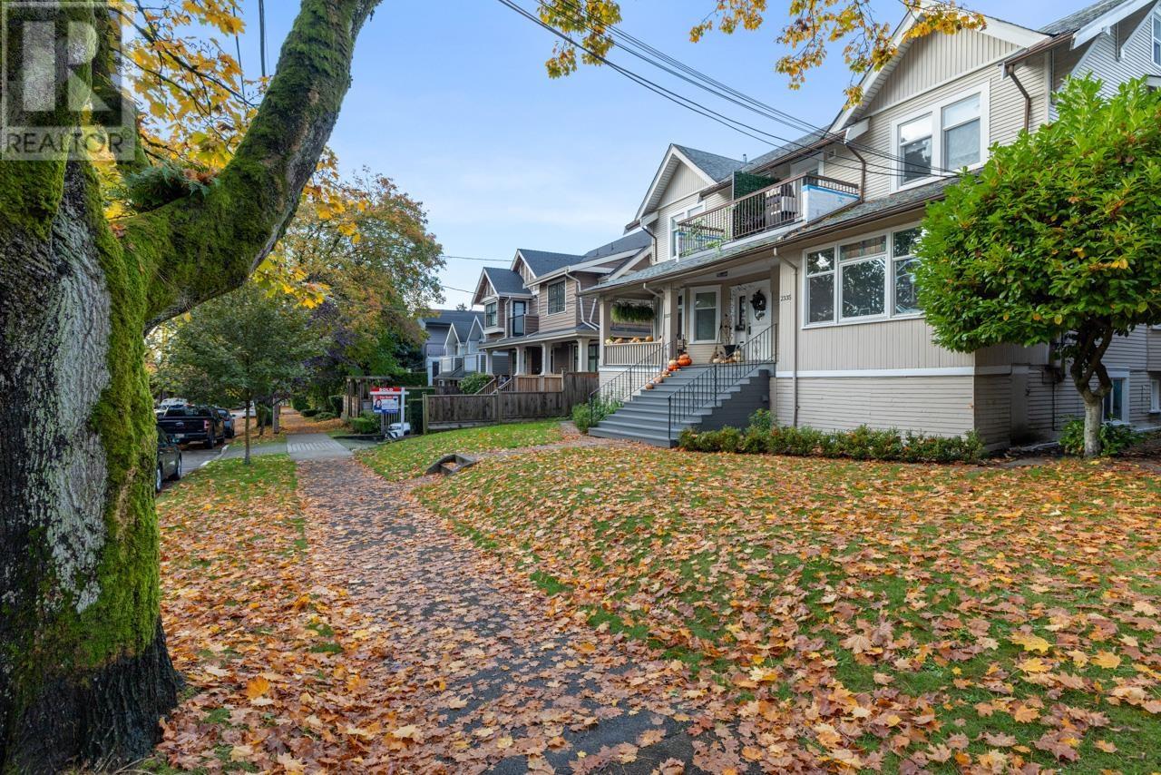 Listing Picture 3 of 6 : 2325/35 W 8TH AVENUE, Vancouver / 溫哥華 - 魯藝地產 Yvonne Lu Group - MLS Medallion Club Member