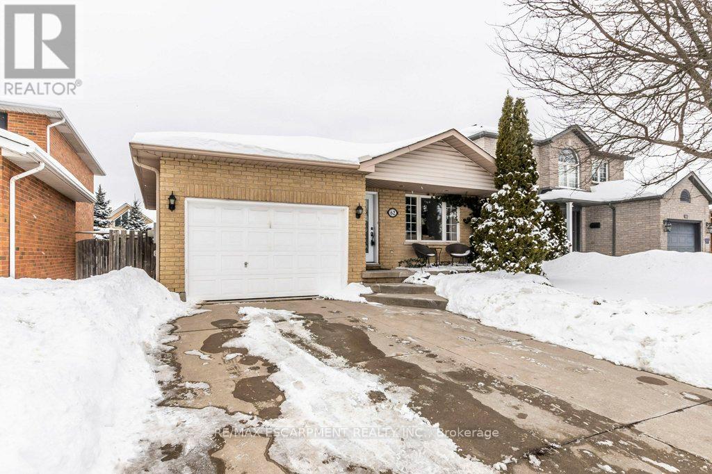 62 Spadara Drive, Hamilton, Ontario  L9B 2K3 - Photo 2 - X11981159