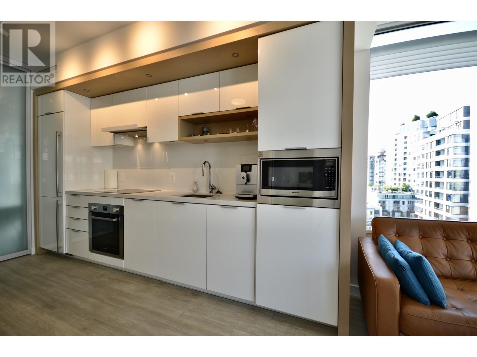 Listing Picture 8 of 33 : 908 1661 QUEBEC STREET, Vancouver / 溫哥華 - 魯藝地產 Yvonne Lu Group - MLS Medallion Club Member