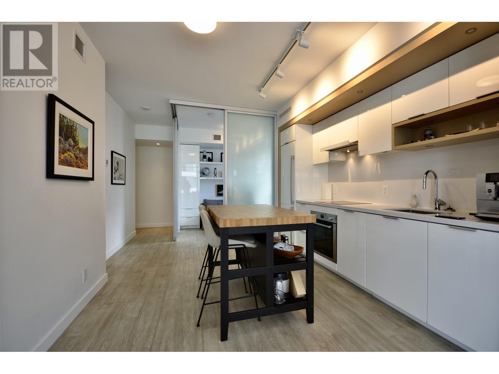 Listing Picture 7 of 33 : 908 1661 QUEBEC STREET, Vancouver / 溫哥華 - 魯藝地產 Yvonne Lu Group - MLS Medallion Club Member