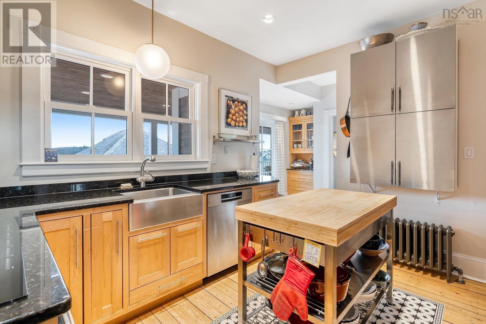 208 Pelham Street, Lunenburg, Nova Scotia  B0J 2C0 - Photo 22 - 202503264