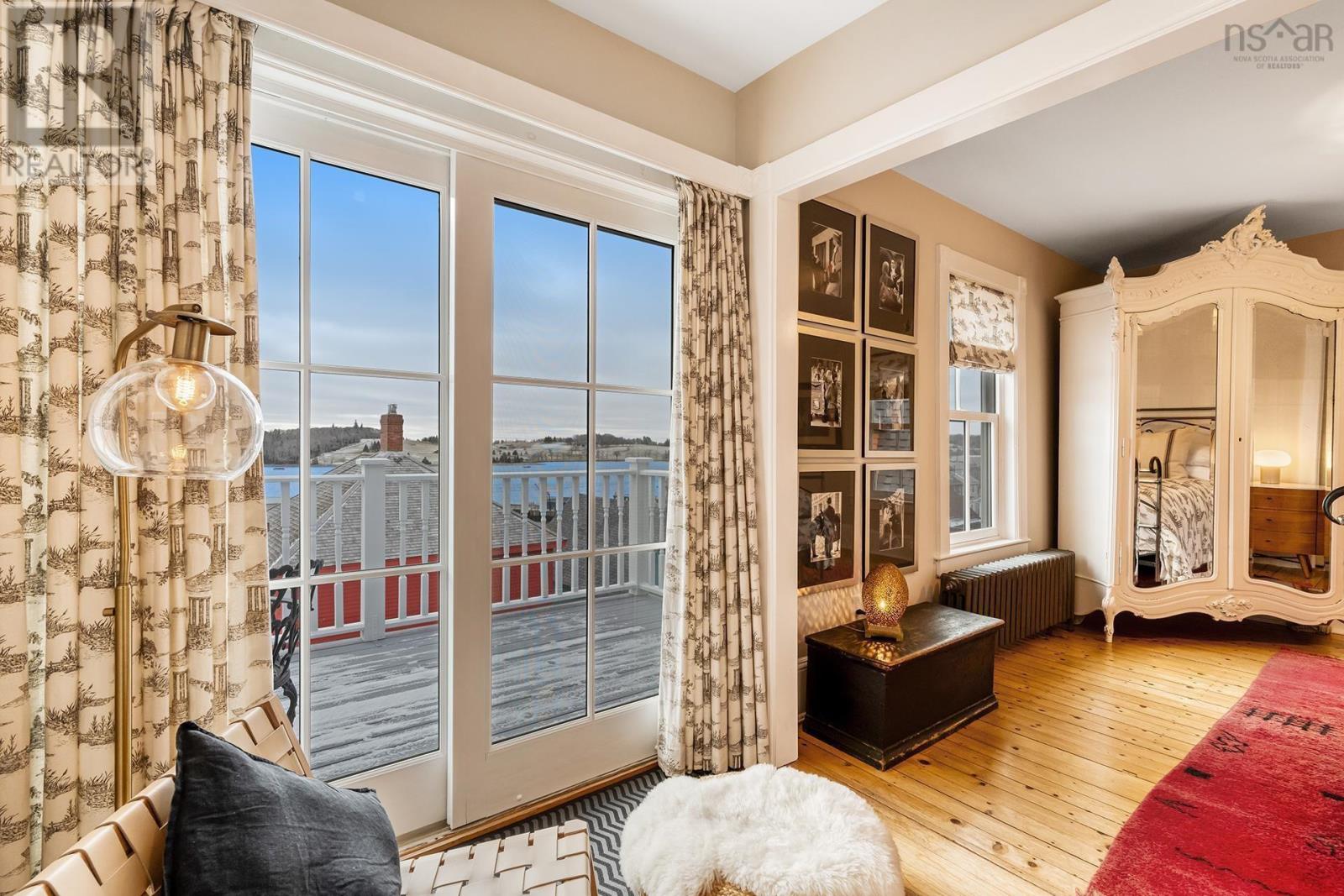 208 Pelham Street, Lunenburg, Nova Scotia  B0J 2C0 - Photo 28 - 202503264