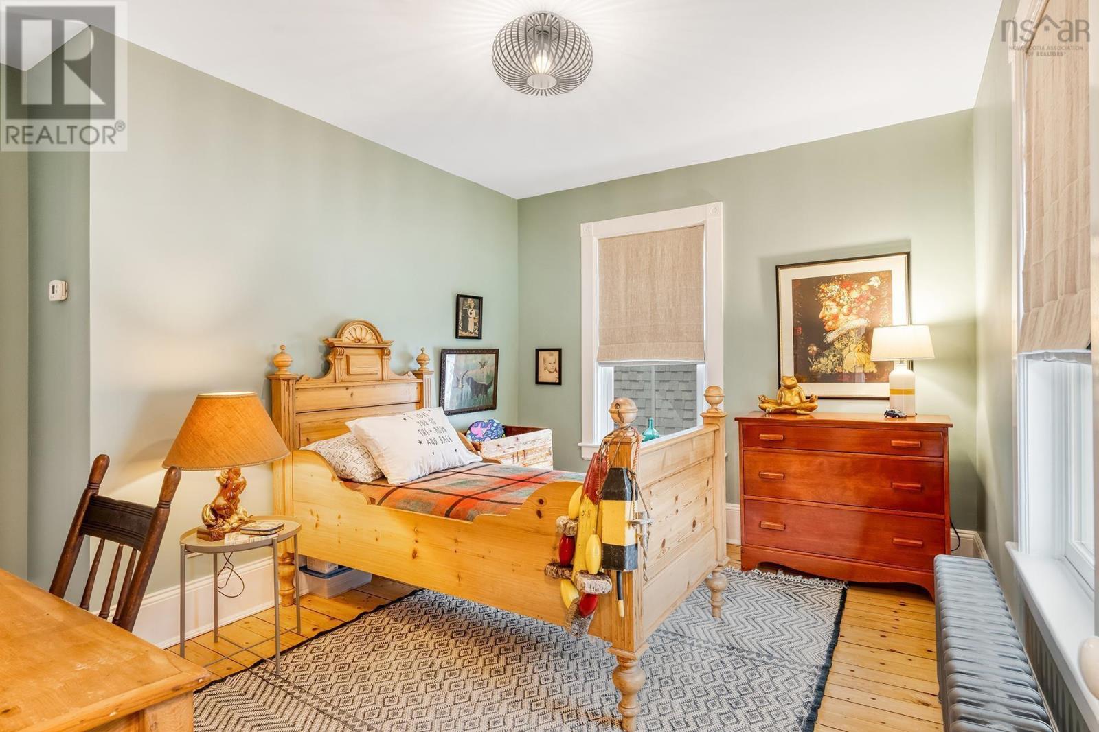 208 Pelham Street, Lunenburg, Nova Scotia  B0J 2C0 - Photo 34 - 202503264