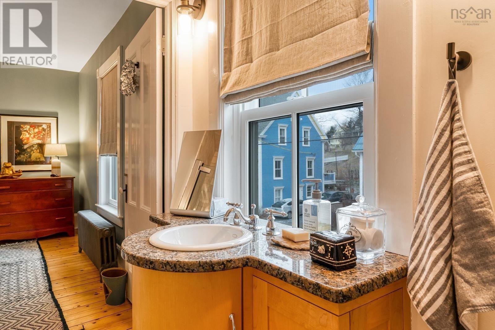 208 Pelham Street, Lunenburg, Nova Scotia  B0J 2C0 - Photo 35 - 202503264