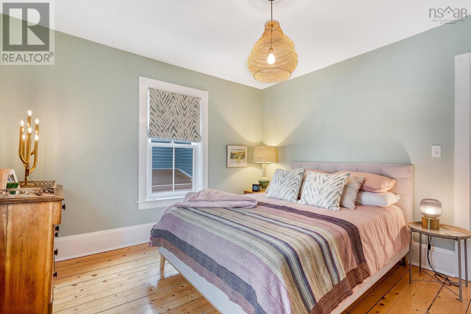 208 Pelham Street, Lunenburg, Nova Scotia  B0J 2C0 - Photo 36 - 202503264