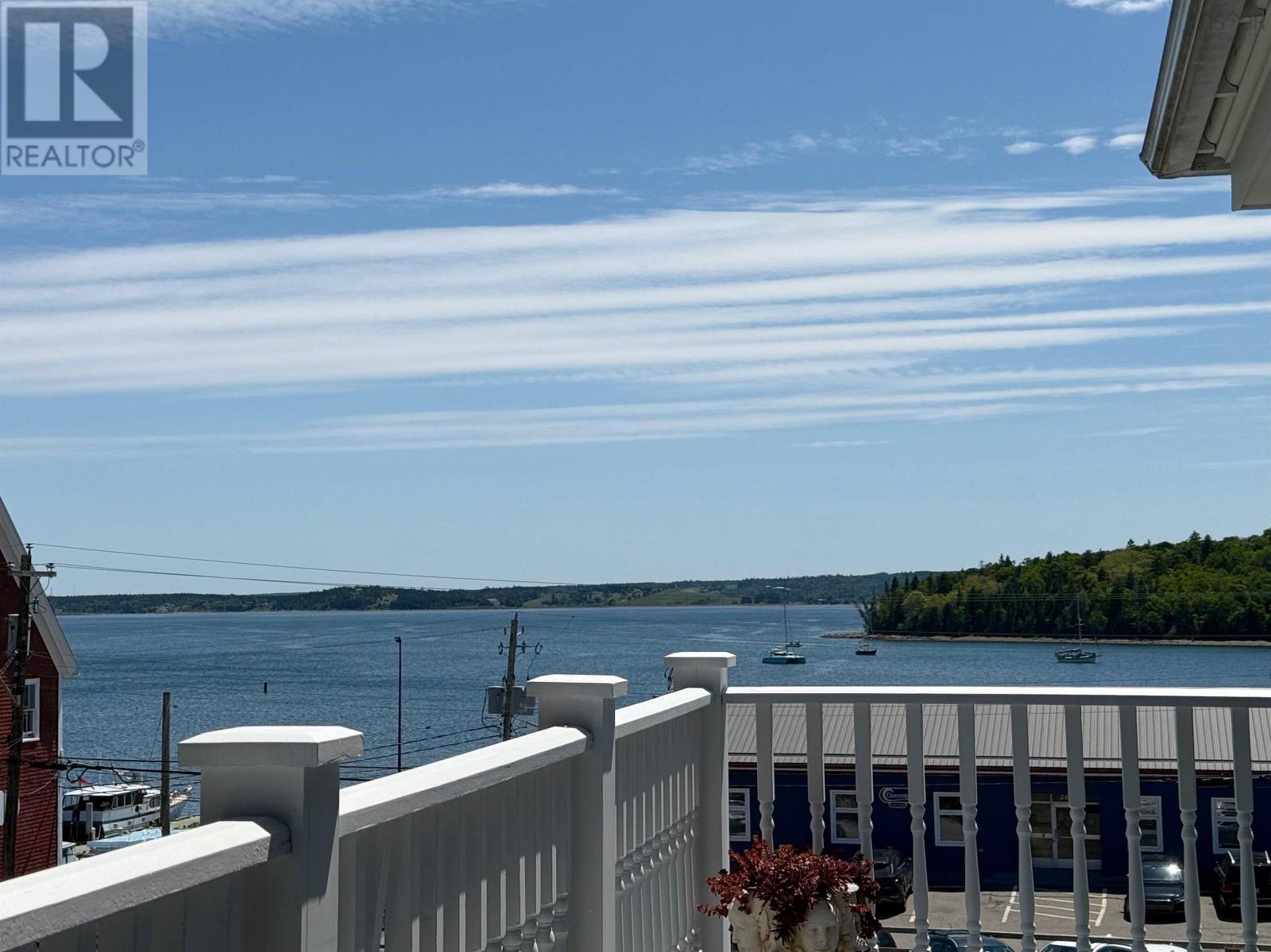 208 Pelham Street, Lunenburg, Nova Scotia  B0J 2C0 - Photo 4 - 202503264