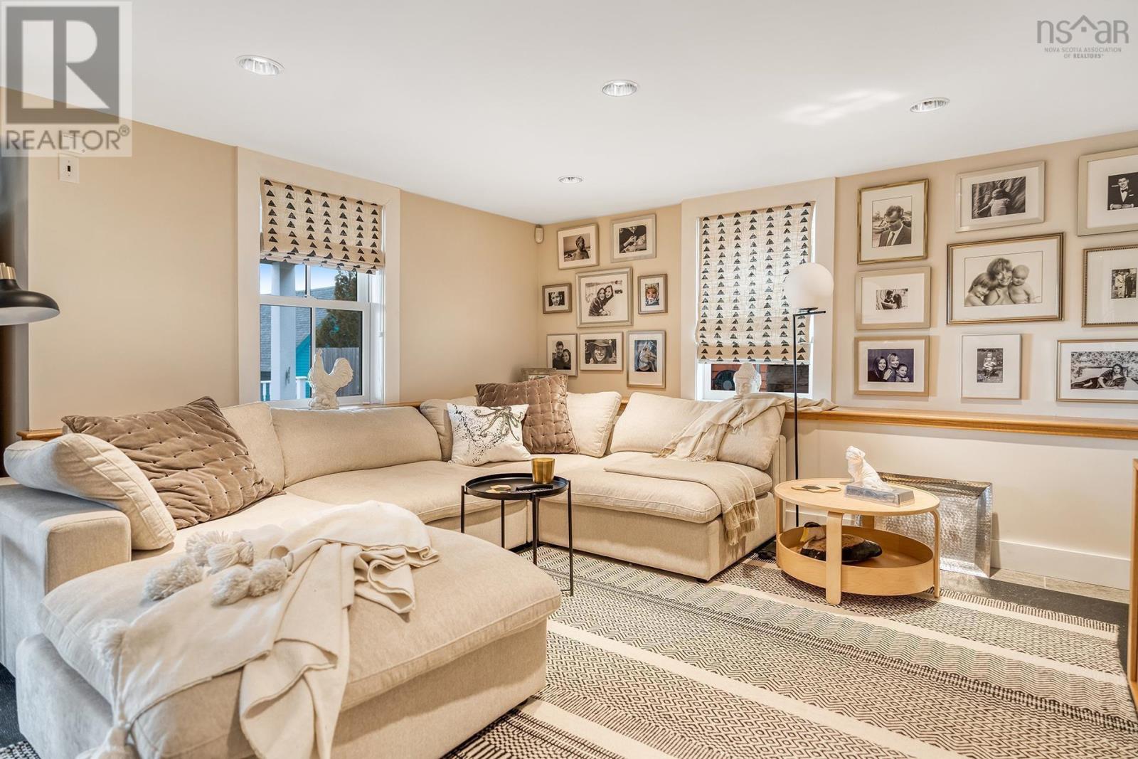 208 Pelham Street, Lunenburg, Nova Scotia  B0J 2C0 - Photo 42 - 202503264