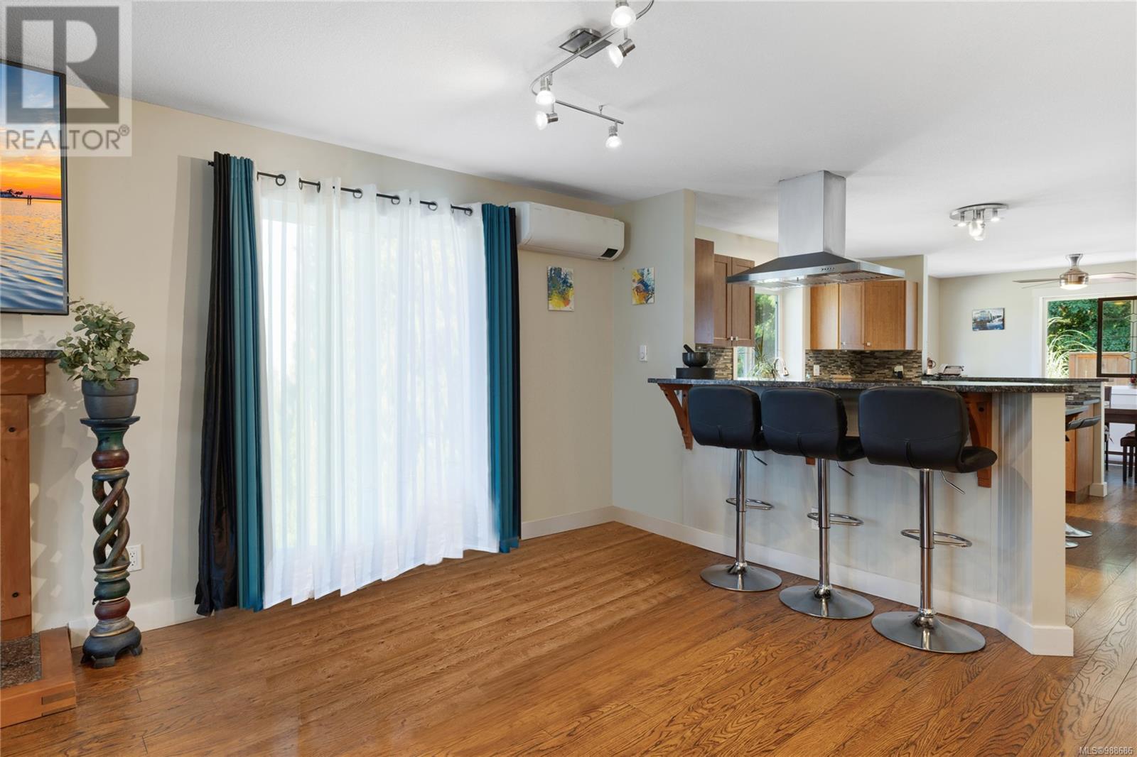Property at 1532 Sunrise Dr image 1