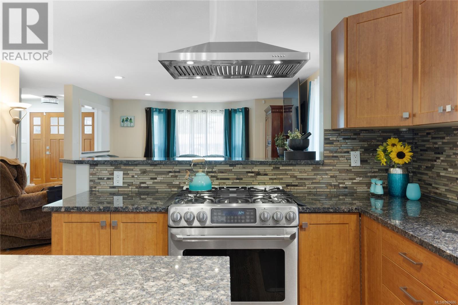 Property at 1532 Sunrise Dr image 3