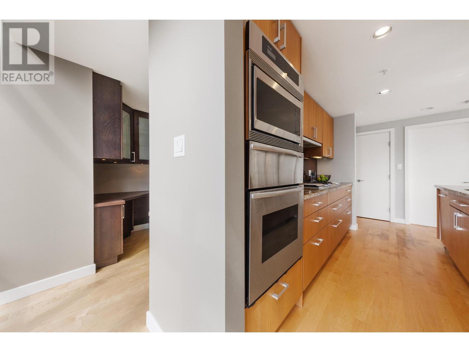 Listing Picture 13 of 28 : 3203 1281 W CORDOVA STREET, Vancouver / 溫哥華 - 魯藝地產 Yvonne Lu Group - MLS Medallion Club Member