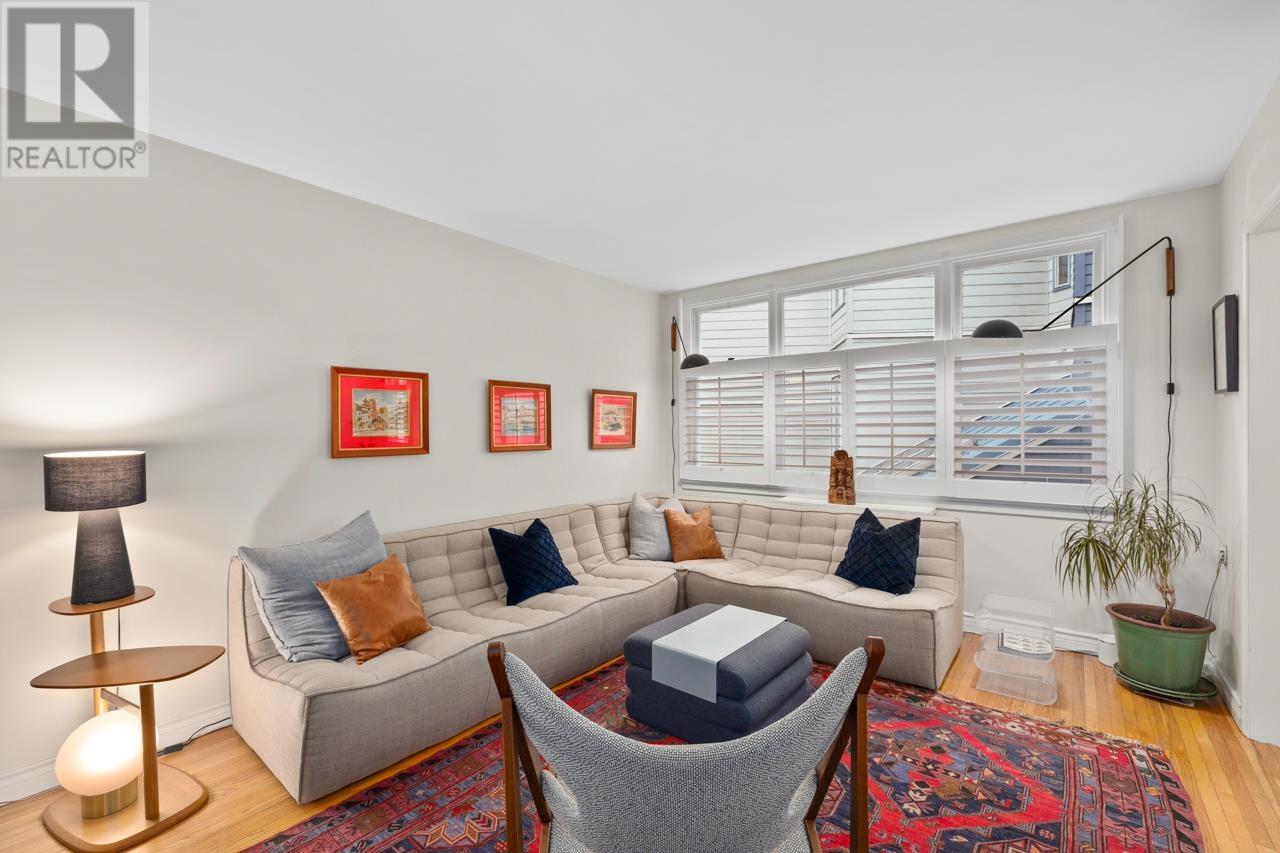 Listing Picture 4 of 29 : 204 1565 BURNABY STREET, Vancouver / 溫哥華 - 魯藝地產 Yvonne Lu Group - MLS Medallion Club Member