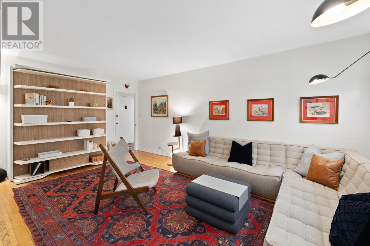 Listing Picture 6 of 29 : 204 1565 BURNABY STREET, Vancouver / 溫哥華 - 魯藝地產 Yvonne Lu Group - MLS Medallion Club Member