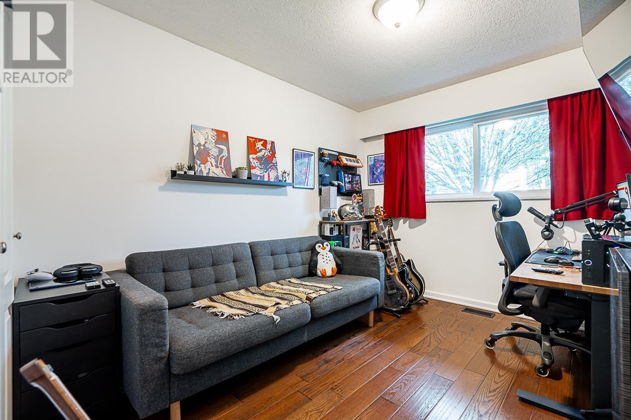 Listing Picture 31 of 40 : 1379-1381 E 11TH AVENUE, Vancouver / 溫哥華 - 魯藝地產 Yvonne Lu Group - MLS Medallion Club Member