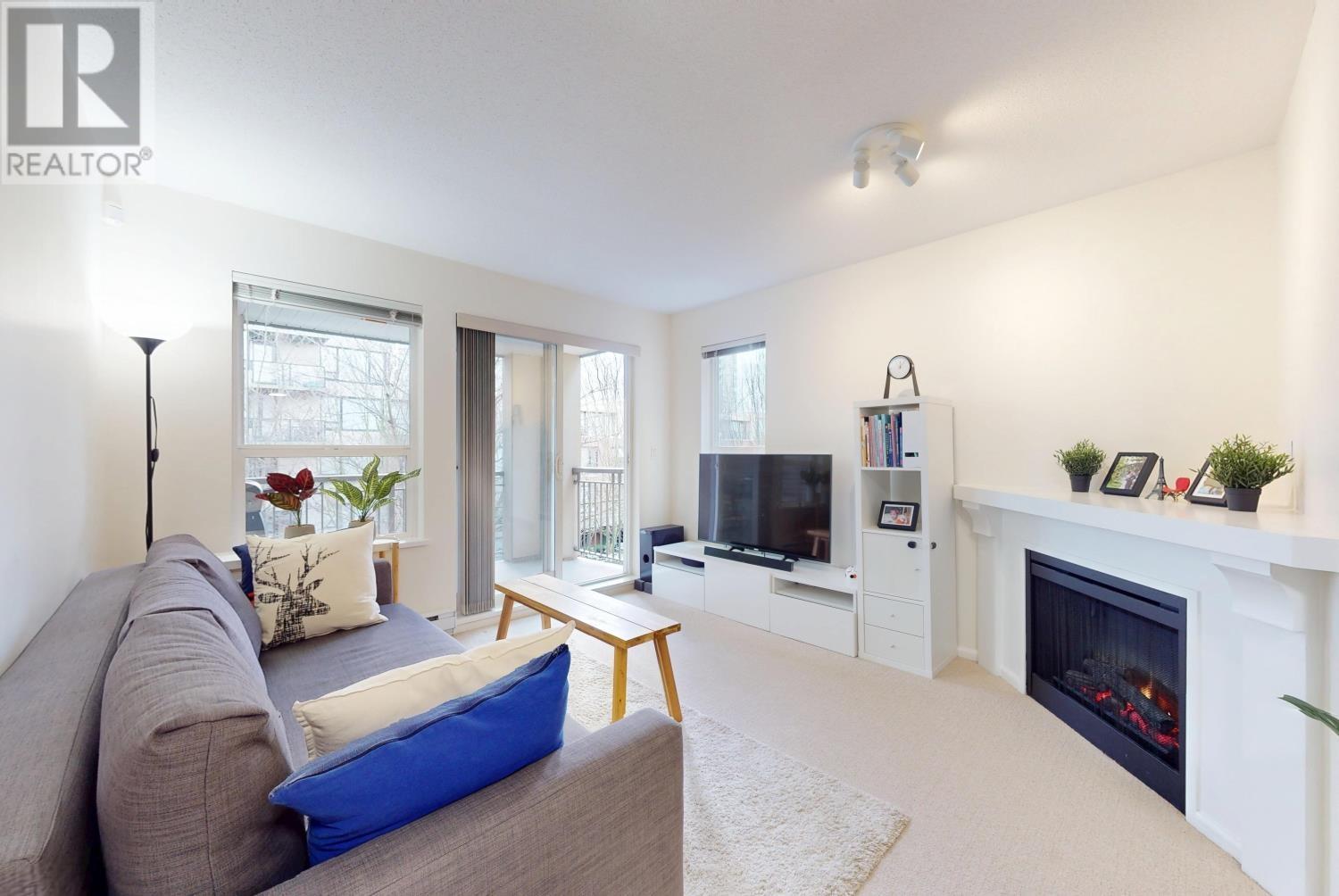 Listing Picture 2 of 26 : 309 9200 FERNDALE ROAD, Richmond / 烈治文 - 魯藝地產 Yvonne Lu Group - MLS Medallion Club Member