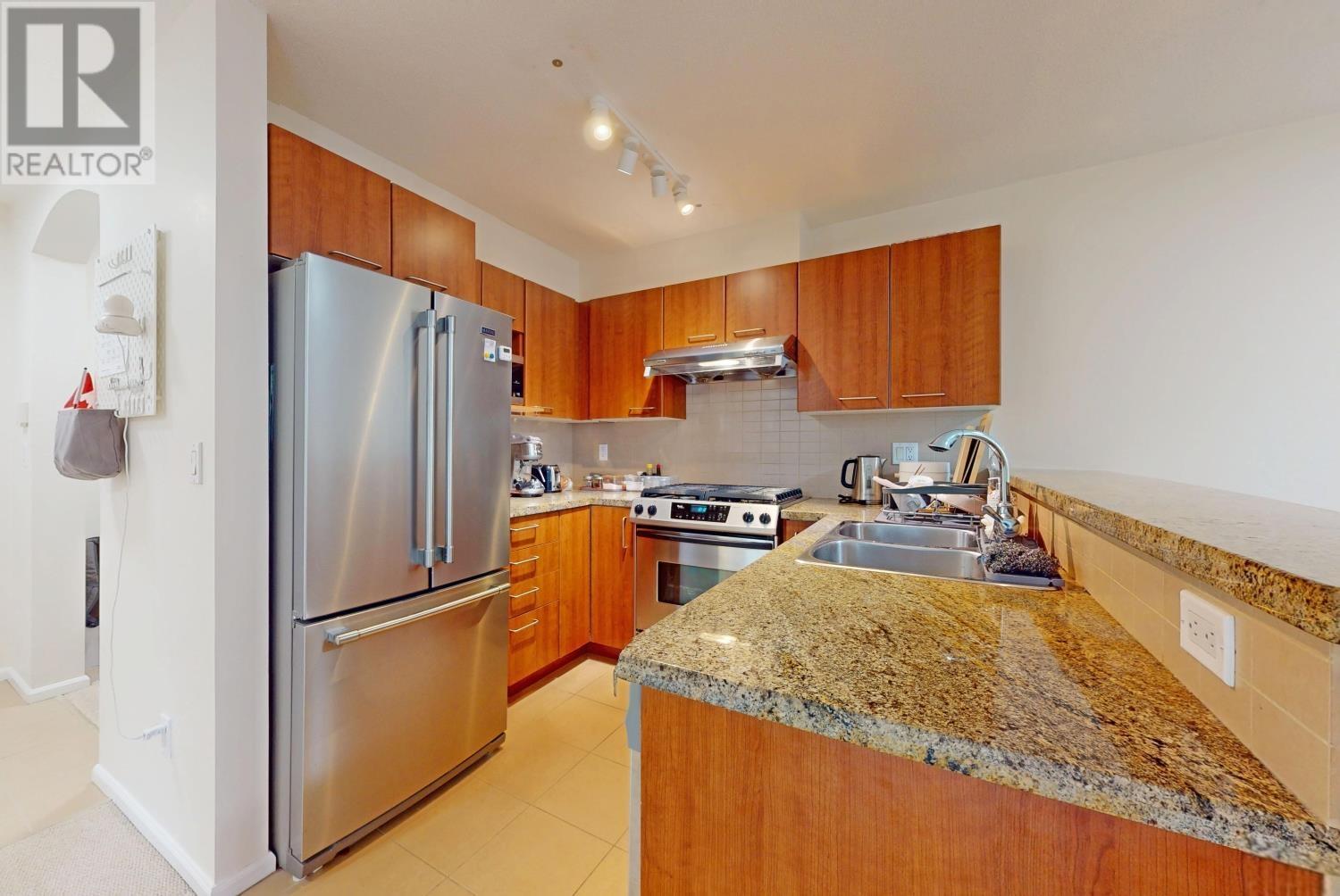 Listing Picture 11 of 26 : 309 9200 FERNDALE ROAD, Richmond / 烈治文 - 魯藝地產 Yvonne Lu Group - MLS Medallion Club Member