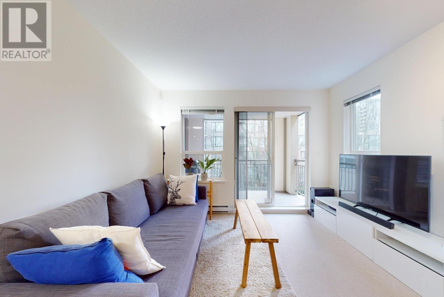 Listing Picture 3 of 26 : 309 9200 FERNDALE ROAD, Richmond / 烈治文 - 魯藝地產 Yvonne Lu Group - MLS Medallion Club Member