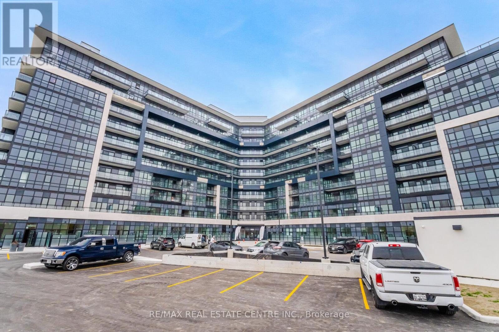 Property at 212 - 395 DUNDAS STREET image 2