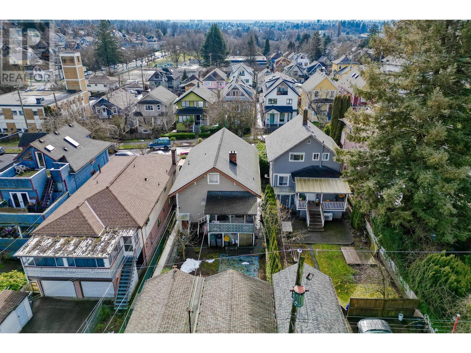 Property at 1839 E 2ND AVENUE image 3