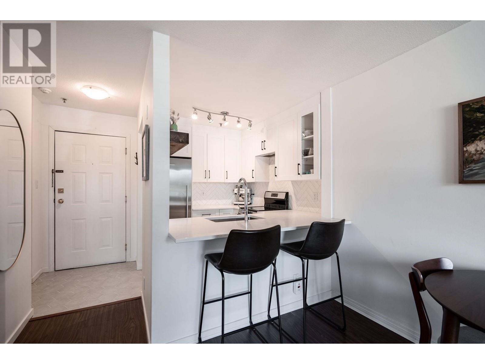 Listing Picture 14 of 40 : 207 2160 CORNWALL AVENUE, Vancouver / 溫哥華 - 魯藝地產 Yvonne Lu Group - MLS Medallion Club Member