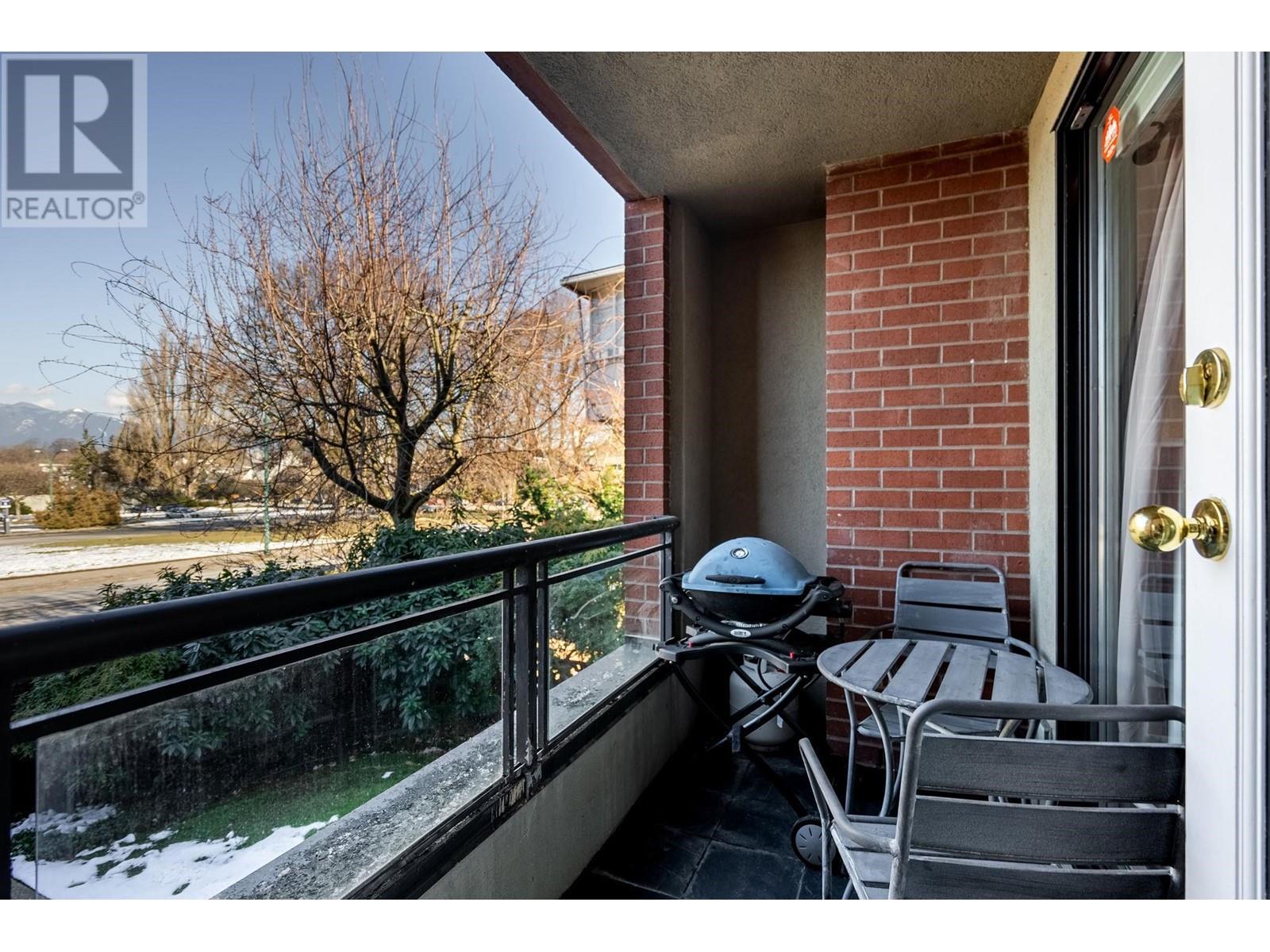 Listing Picture 23 of 40 : 207 2160 CORNWALL AVENUE, Vancouver / 溫哥華 - 魯藝地產 Yvonne Lu Group - MLS Medallion Club Member