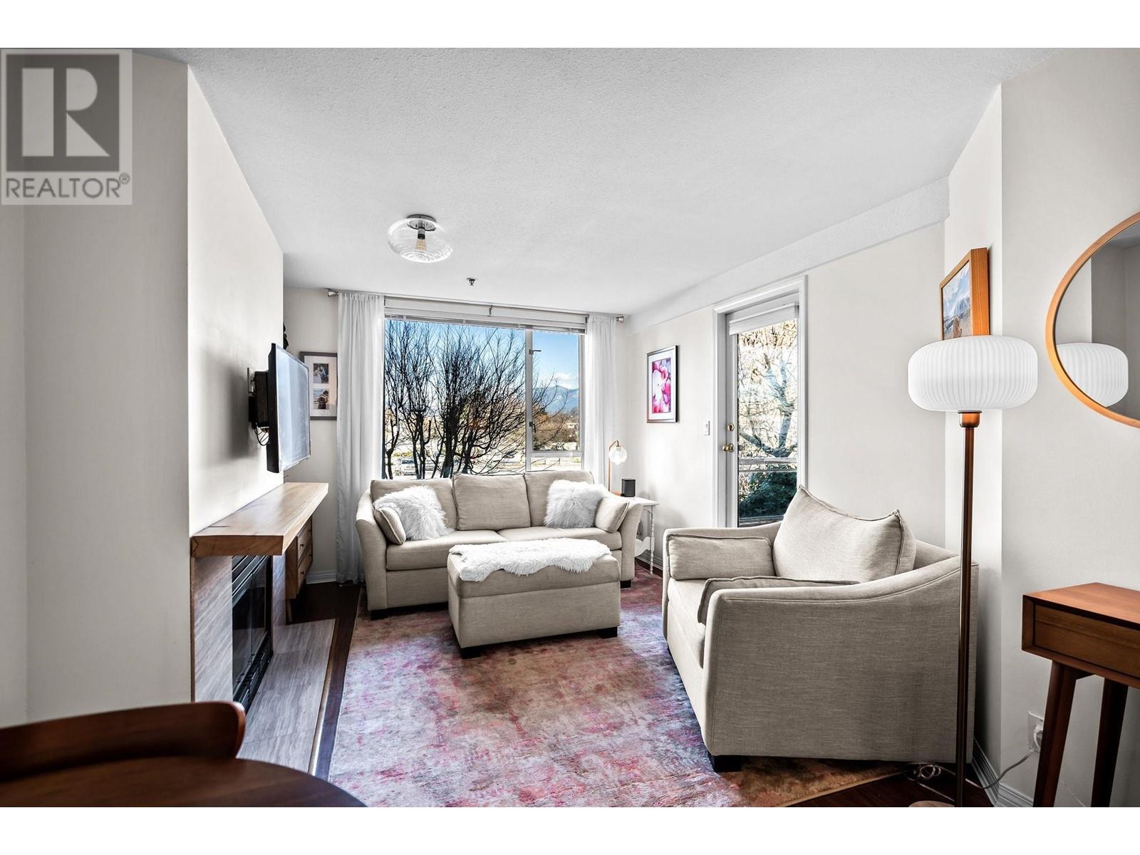 Listing Picture 4 of 40 : 207 2160 CORNWALL AVENUE, Vancouver / 溫哥華 - 魯藝地產 Yvonne Lu Group - MLS Medallion Club Member