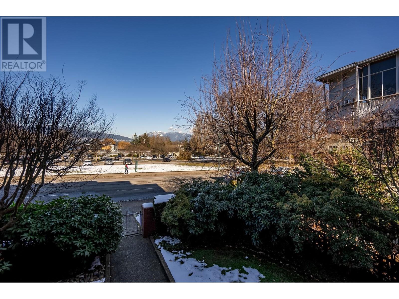 Listing Picture 25 of 40 : 207 2160 CORNWALL AVENUE, Vancouver / 溫哥華 - 魯藝地產 Yvonne Lu Group - MLS Medallion Club Member