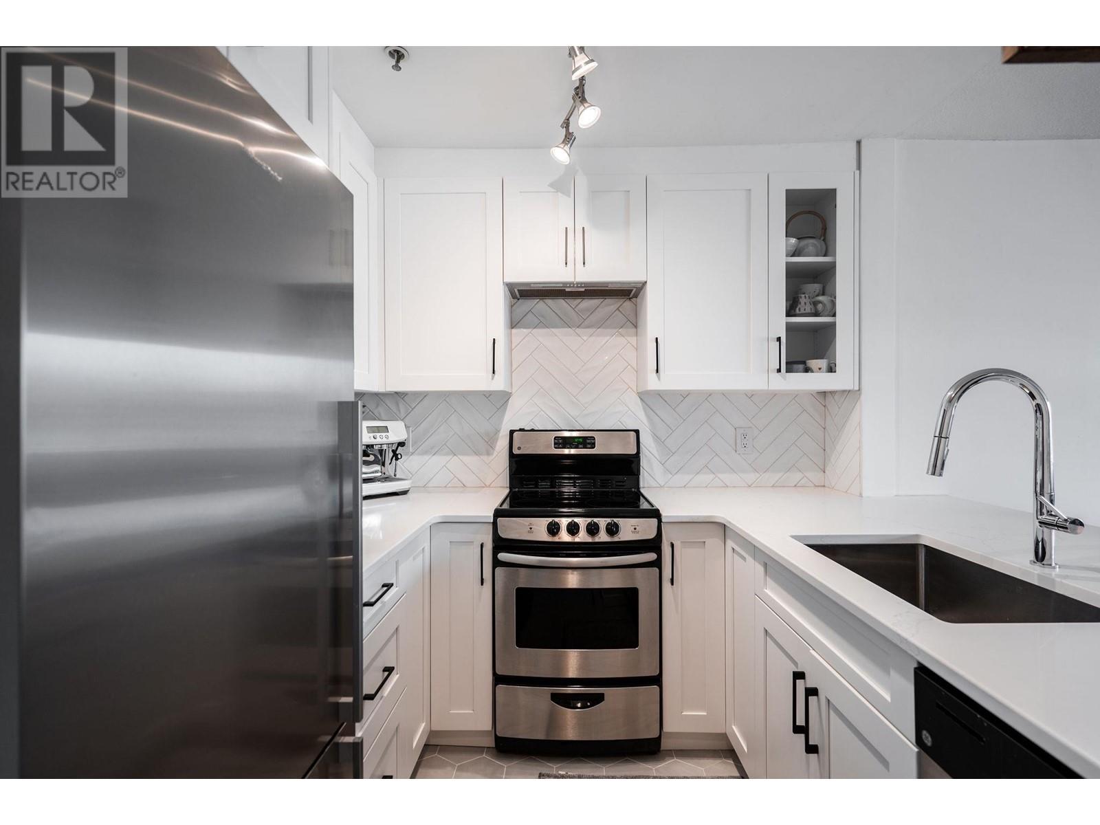 Listing Picture 9 of 40 : 207 2160 CORNWALL AVENUE, Vancouver / 溫哥華 - 魯藝地產 Yvonne Lu Group - MLS Medallion Club Member