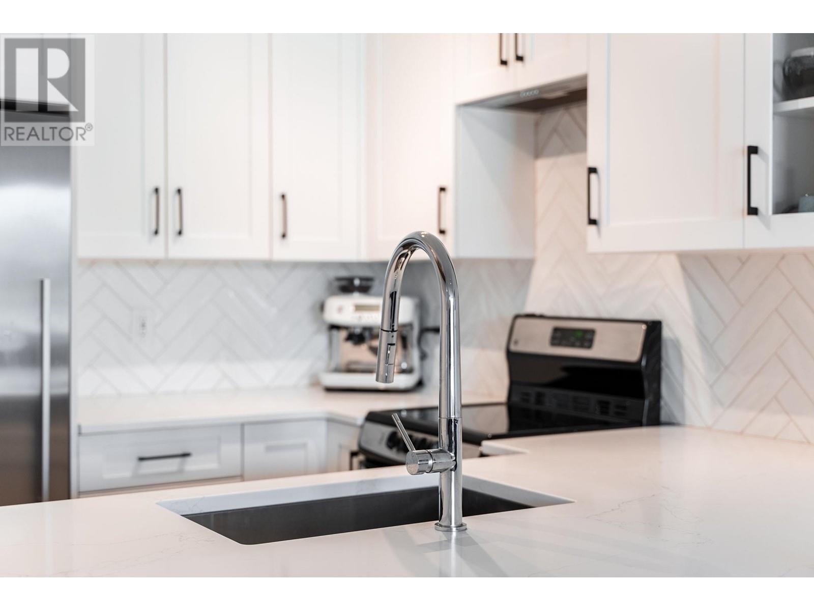 Listing Picture 12 of 40 : 207 2160 CORNWALL AVENUE, Vancouver / 溫哥華 - 魯藝地產 Yvonne Lu Group - MLS Medallion Club Member