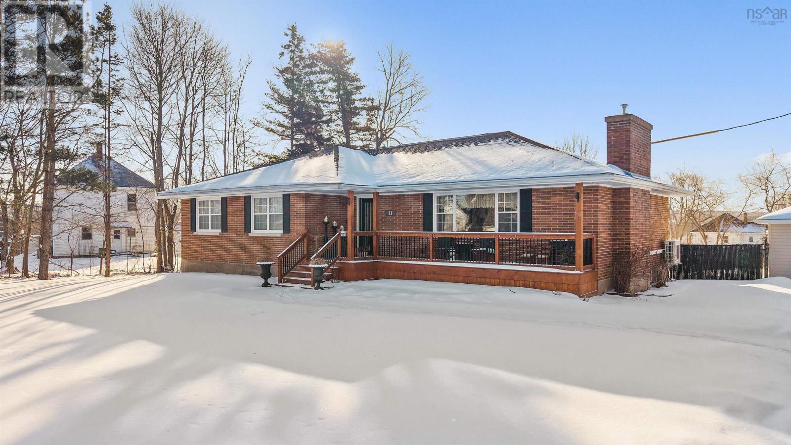 11 Claremont Avenue, Stellarton, Nova Scotia  B0K 1S0 - Photo 2 - 202502764