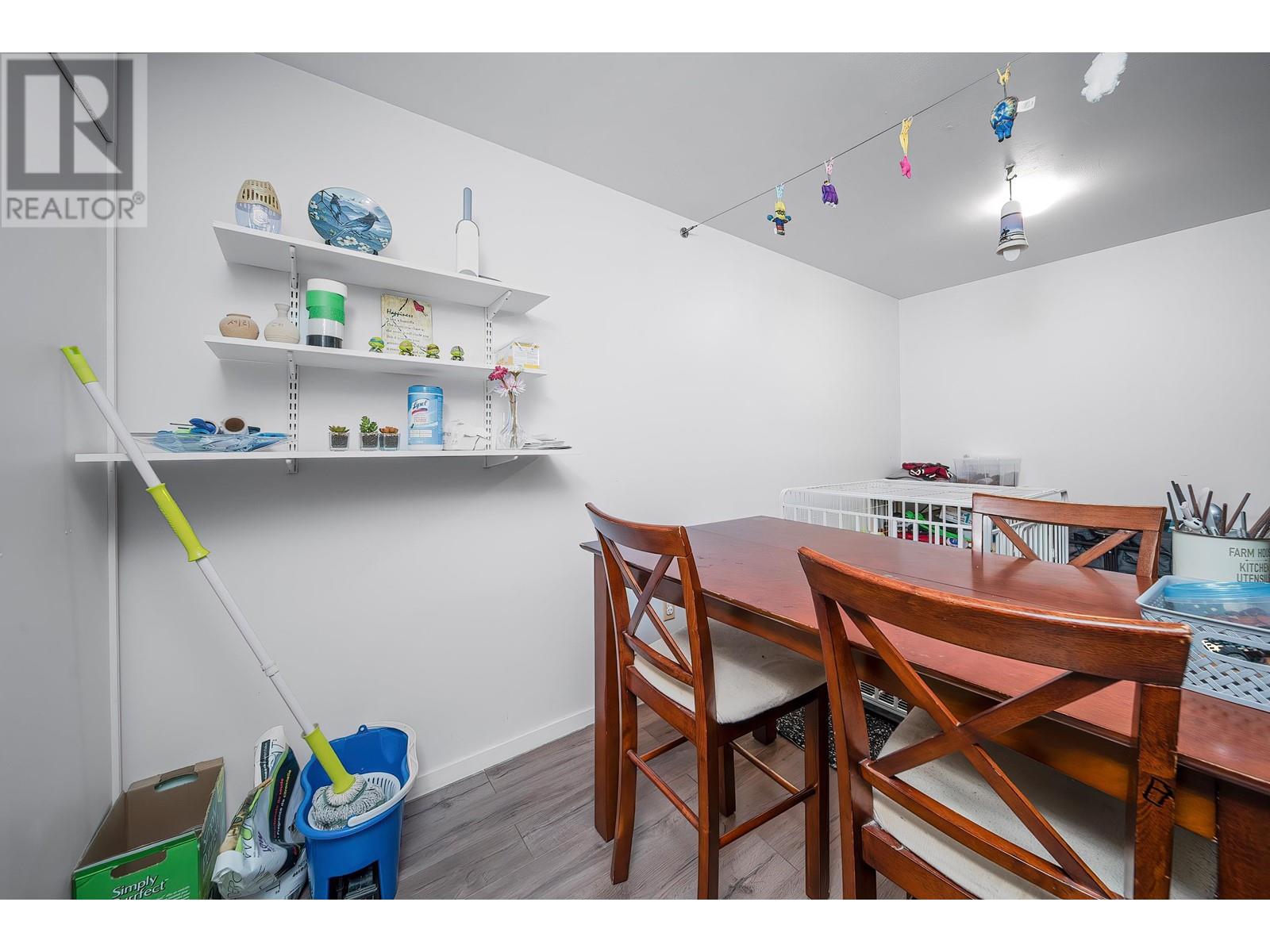 Listing Picture 6 of 18 : 303 8231 GRANVILLE AVENUE, Richmond / 烈治文 - 魯藝地產 Yvonne Lu Group - MLS Medallion Club Member